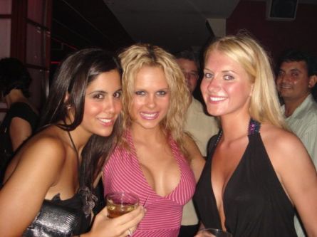 3 hot college girls
